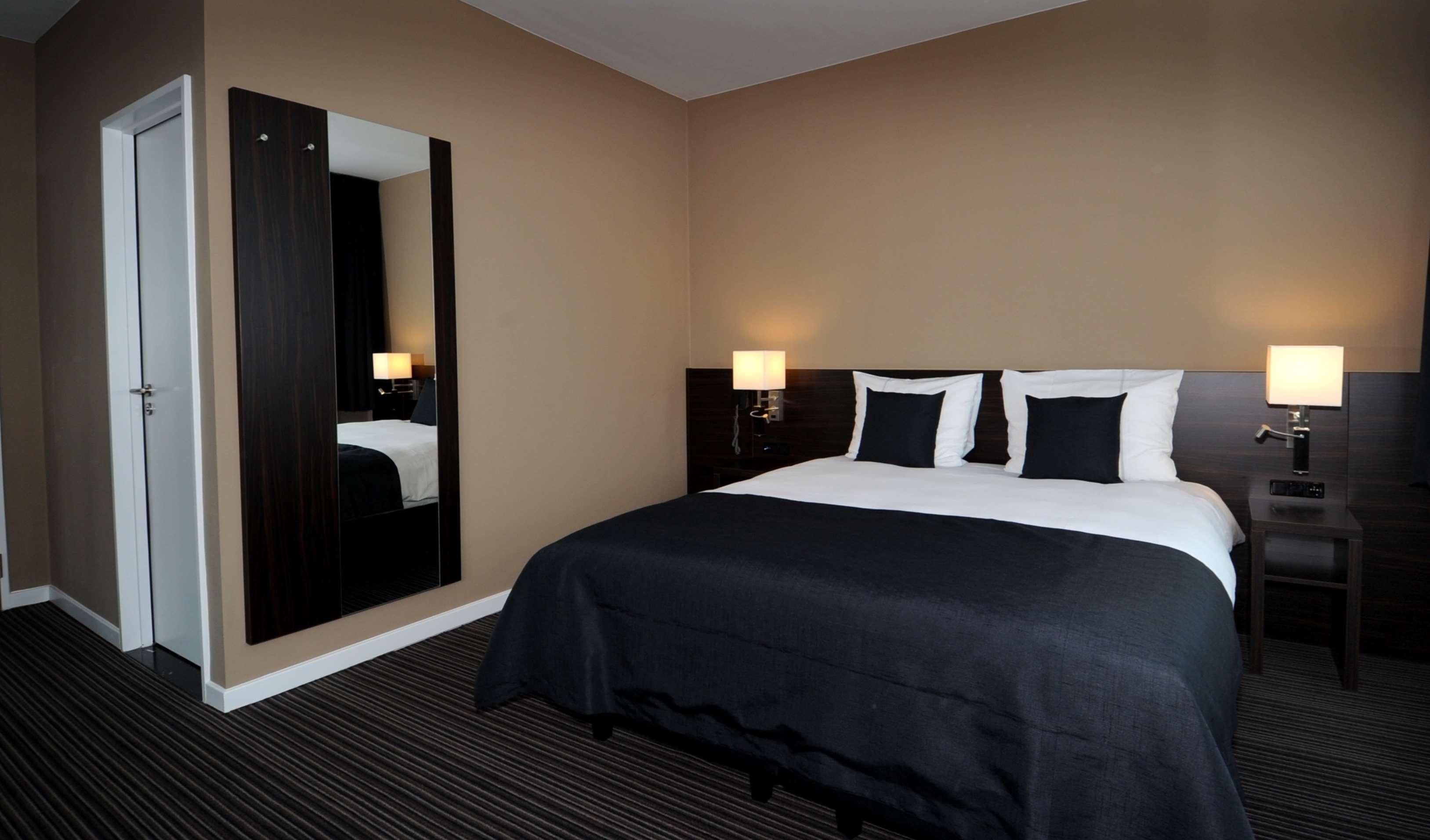 Hotel Docklands Antwerpen Ngoại thất bức ảnh
