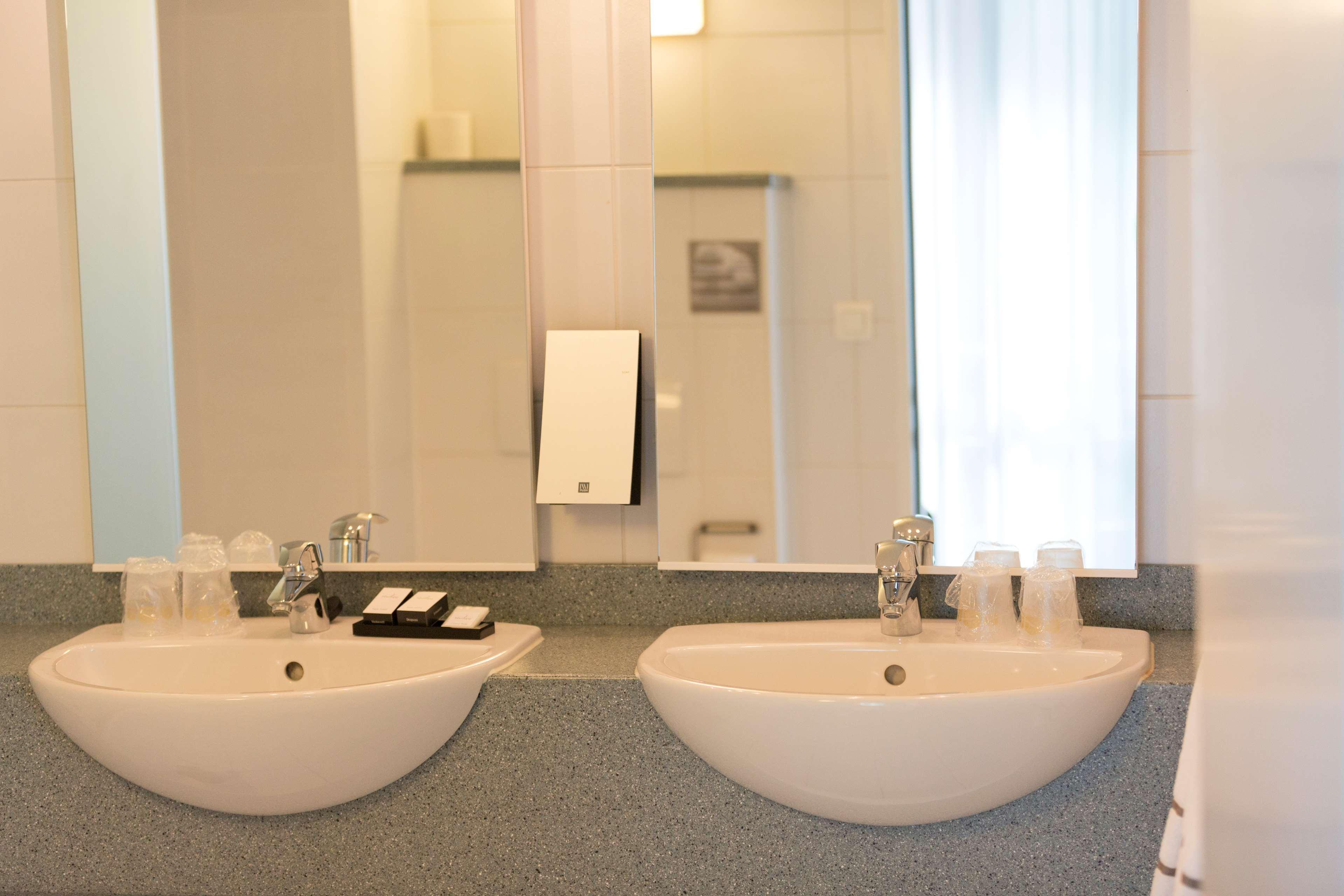 Hotel Docklands Antwerpen Ngoại thất bức ảnh